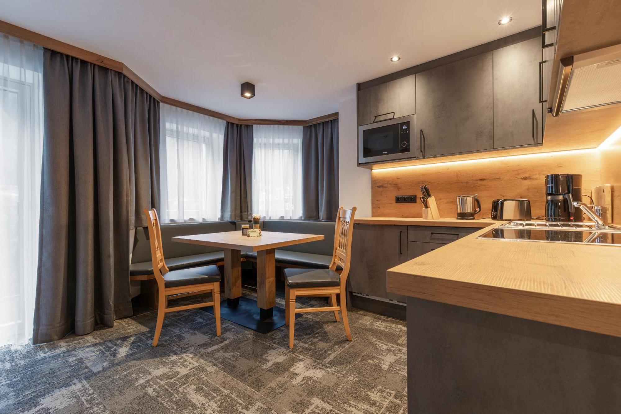 אישגל Appartements Kardona מראה חיצוני תמונה
