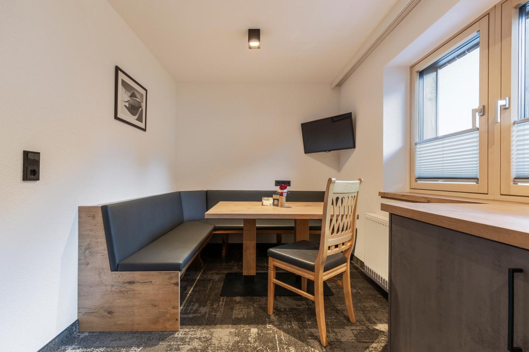 אישגל Appartements Kardona מראה חיצוני תמונה