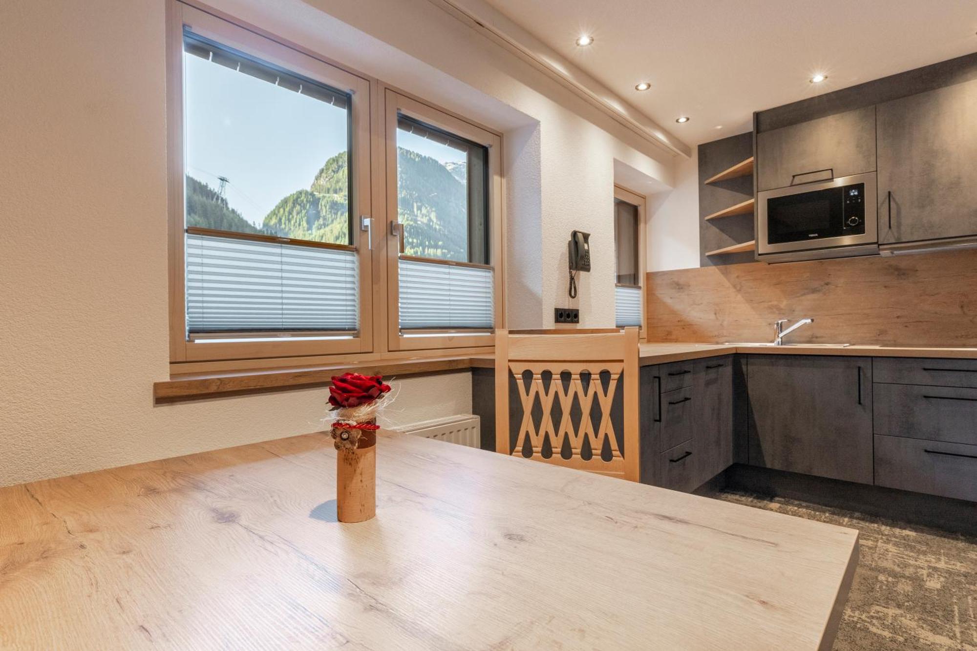 אישגל Appartements Kardona מראה חיצוני תמונה